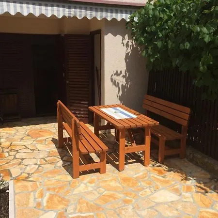 Jurisic Apartments Novalja Exterior photo